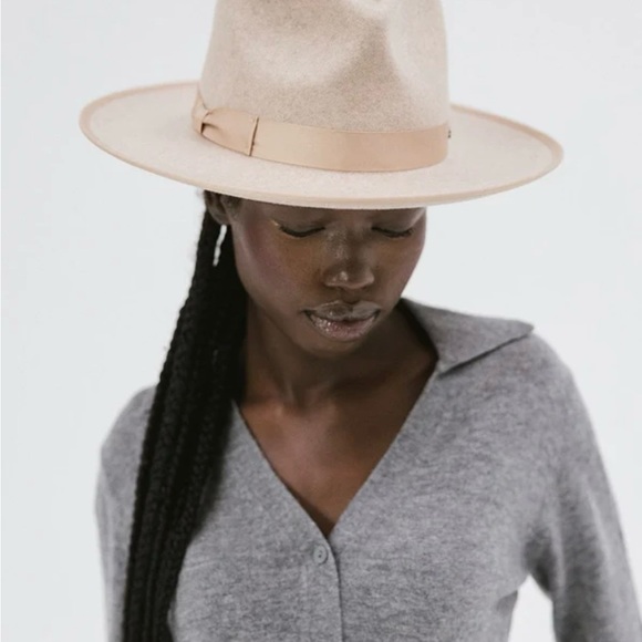 Monroe Rancher in Oatmeal - NWT - Picture 3 of 10